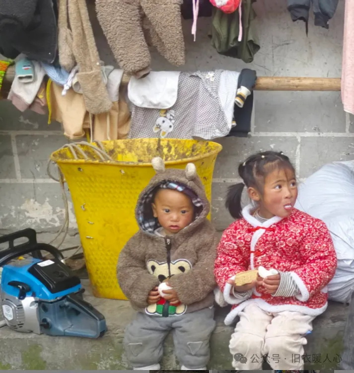 四川省凉山彝族自治州雷波县锦城镇北环路L18老医保局旁驿站